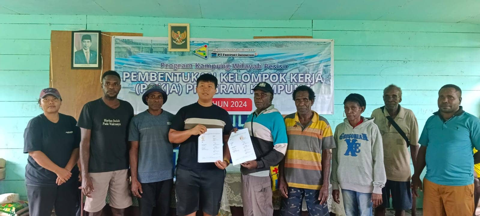 Ilustrasi berita Mimika: Tim YPMAK Kunjungi Kampung Mimika Pantai, Plasidus Natipia Kembali Jabat Ketua POKJA 2024