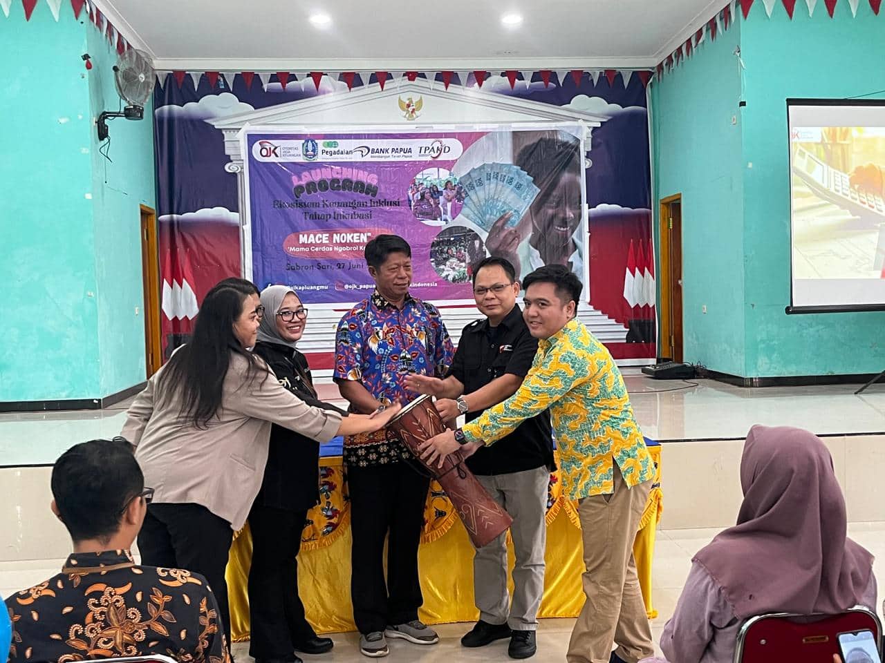 Ilustrasi berita Papua: OJK Papua Launching Desa Wisata Pintar Keuangan di Sabron Sari