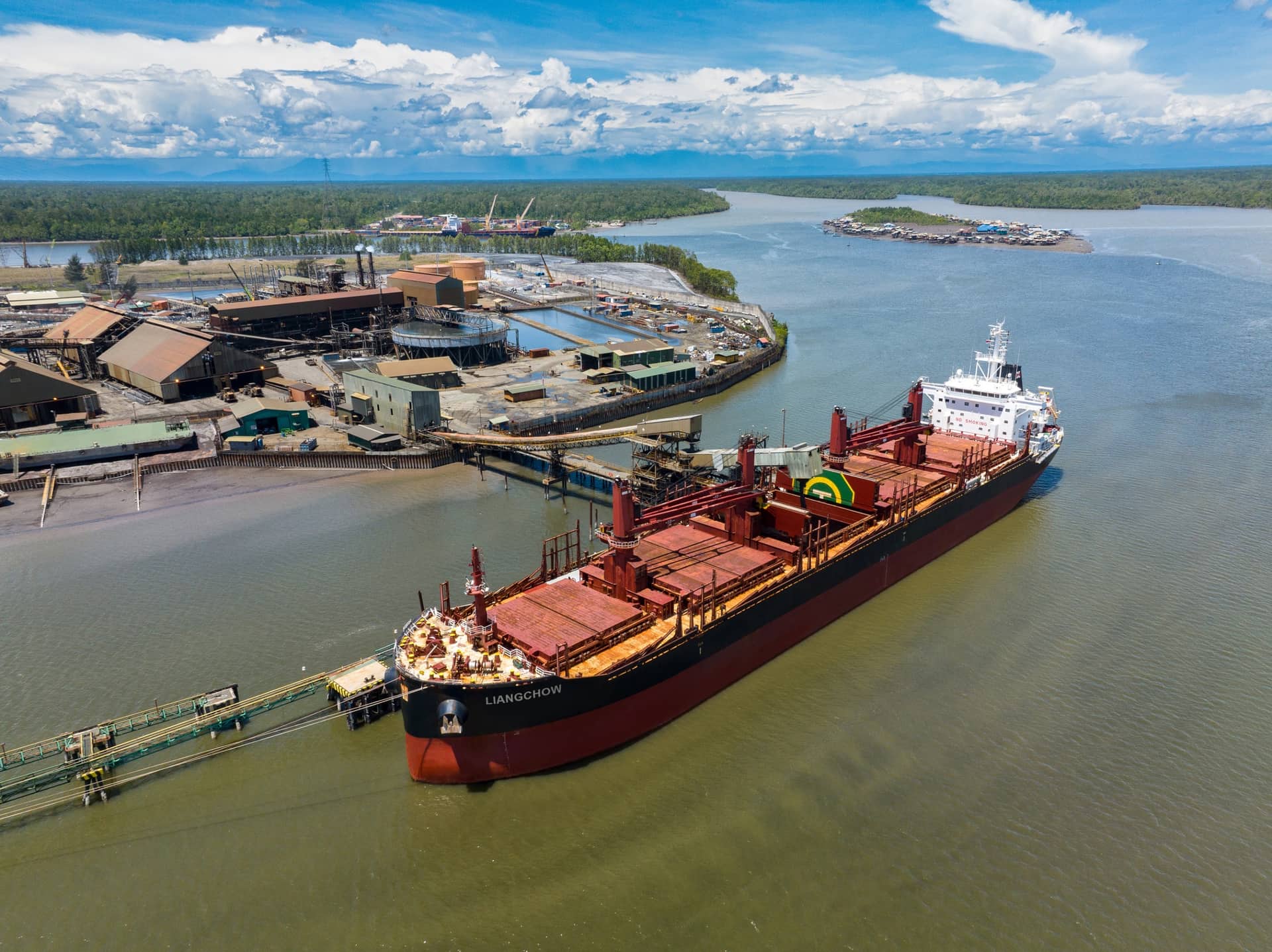 Ilustrasi berita Mimika: Setelah Resmi Beroperasi, PT Freeport Kirim Perdana 22.000 Ton Konsentrat Tembaga ke Smelter Baru