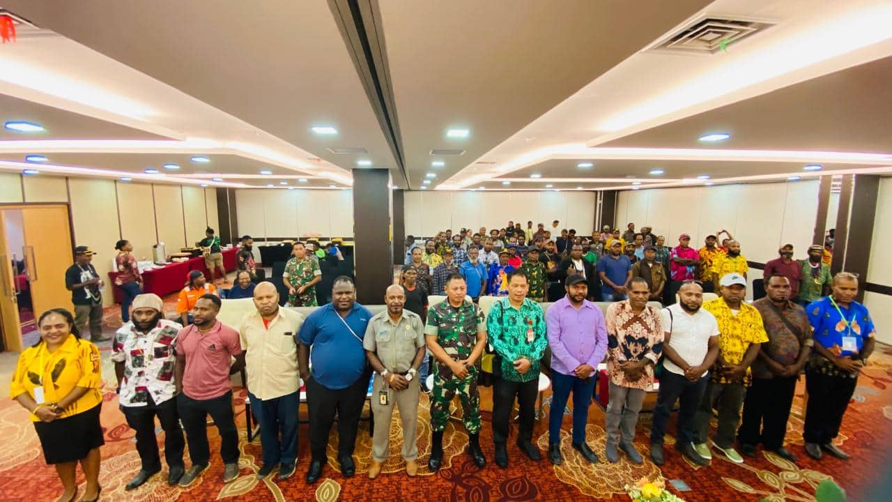 Ilustrasi berita Mimika: Parade Foto Sosialisasi Penguatan LMA Tsingwarop