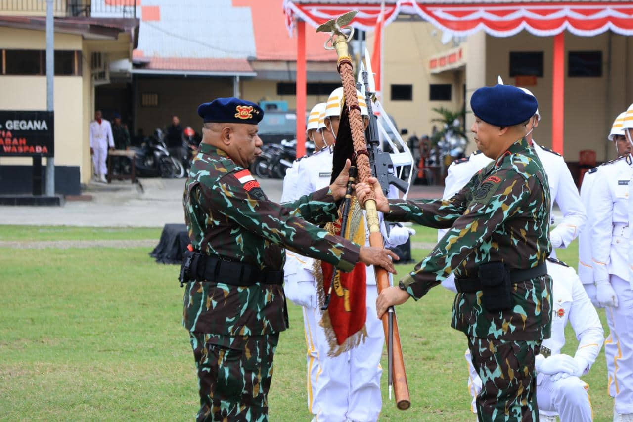 Ilustrasi berita Papua: Jabat Dansat Brimob, Kapolda Fakhiri Minta Kombes John Huntal Sitanggang Amankan Tahapan Pilkada di Tanah Papua