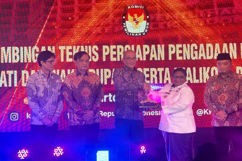 Ilustrasi berita Papua: Sukses Gelar Pilpres dan Pileg 2024, Pemprov Papua Tengah Terima Penghargaan dari KPU RI