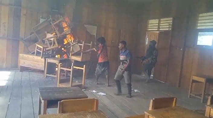 Ilustrasi berita Papua: DPR RI Minta Aparat TNI-Polri Tindak Tegas KKB Papua Pembakar Sekolah di Pegunungan Bintang