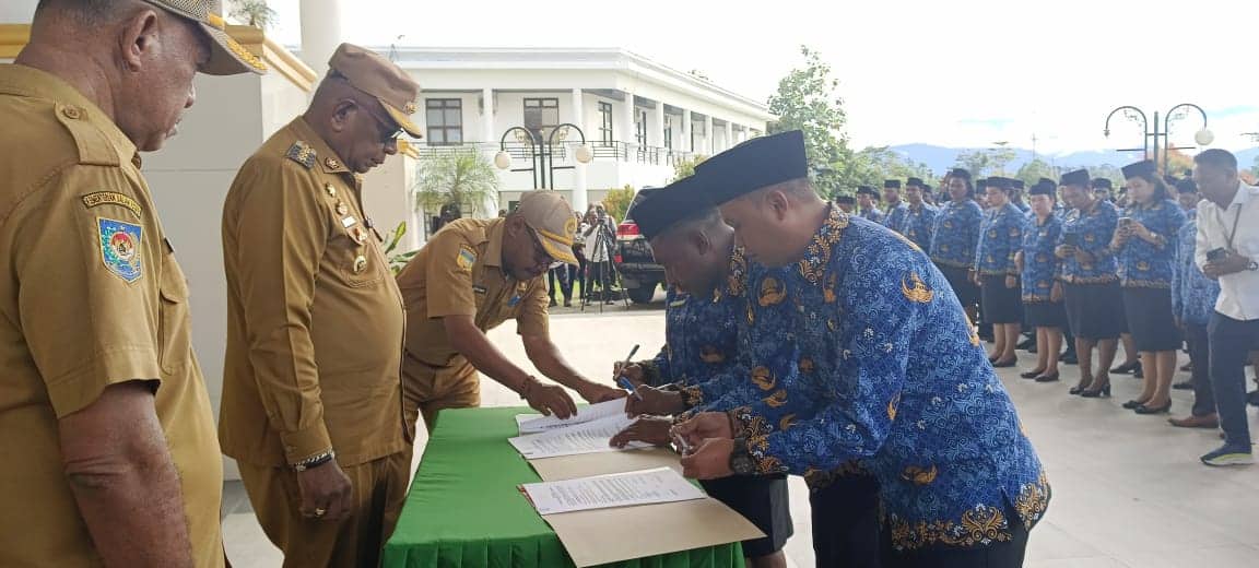 Ilustrasi berita Mimika: Bupati Mimika Serahkan SK Pengangkatan 330 ASN