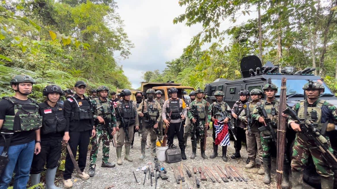 Ilustrasi berita Papua: Cari Para Pelaku Pembantaian Sopir Truk, TNI-Polri Geledah Sejumlah Gubuk di Yahukimo, Barang Ini yang Ditemukan