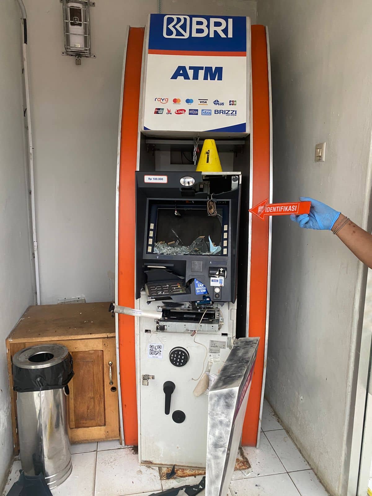 Ilustrasi berita JAYAPURA: Mesin ATM di Kantor Bupati Jayapura Nyaris Dibobol Maling