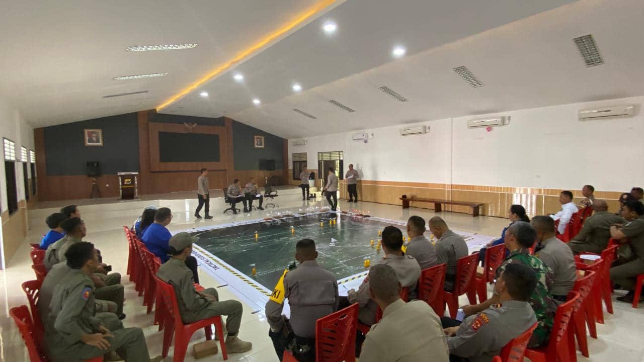 Ilustrasi berita Mimika: Siapkan Strategi Pengamanan Pilkada 2024, Polres Mimika Gelar Tactical Floor Game