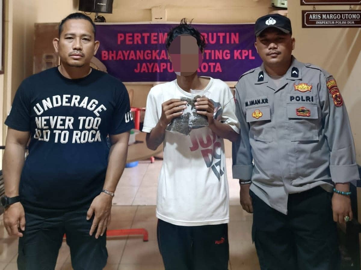 Ilustrasi berita JAYAPURA: Bawa Ganja di Pelabuhan Jayapura, Seorang Pemuda Diamankan Polisi