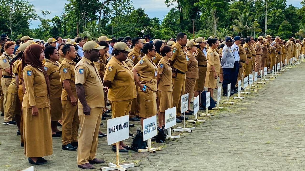 Ilustrasi berita Mimika: Sangat Paham Birokrasi Pemerintahan, John Rettob : Selama Saya Menjabat Tidak Ada Pejabat yang Dinonjobkan, Kecuali…