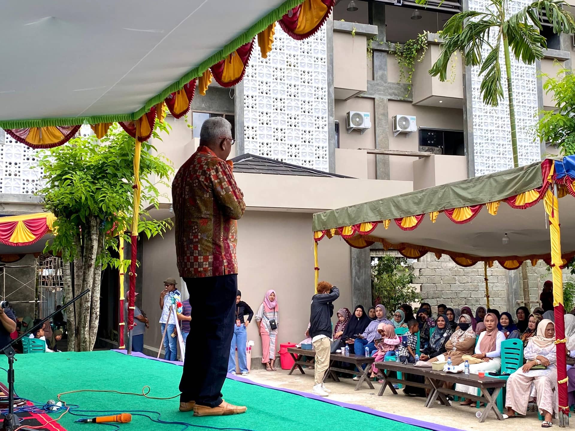 Ilustrasi berita Mimika: 'Bapak Toleransi Mimika' Hadiri Peringatan Maulid Nabi Muhammad PKJM, Tekankan Pentingnya Merangkul Perbedaan