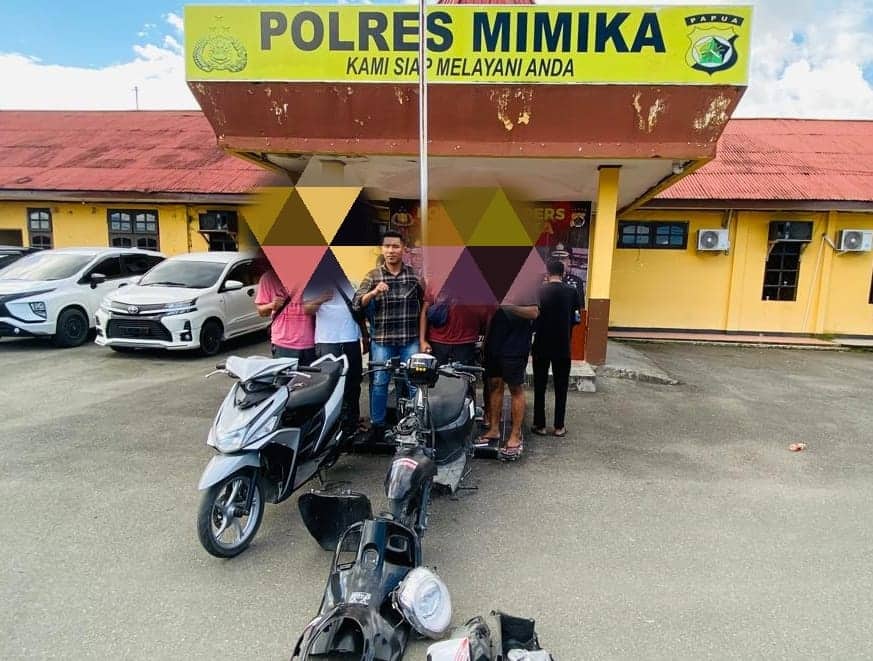 Ilustrasi berita Mimika: Polres Mimika Tangkap Enam Anggota Komplotan Pembobol Kontener Penjual Pulsa di Timika, Amankan 2 Motor Curian
