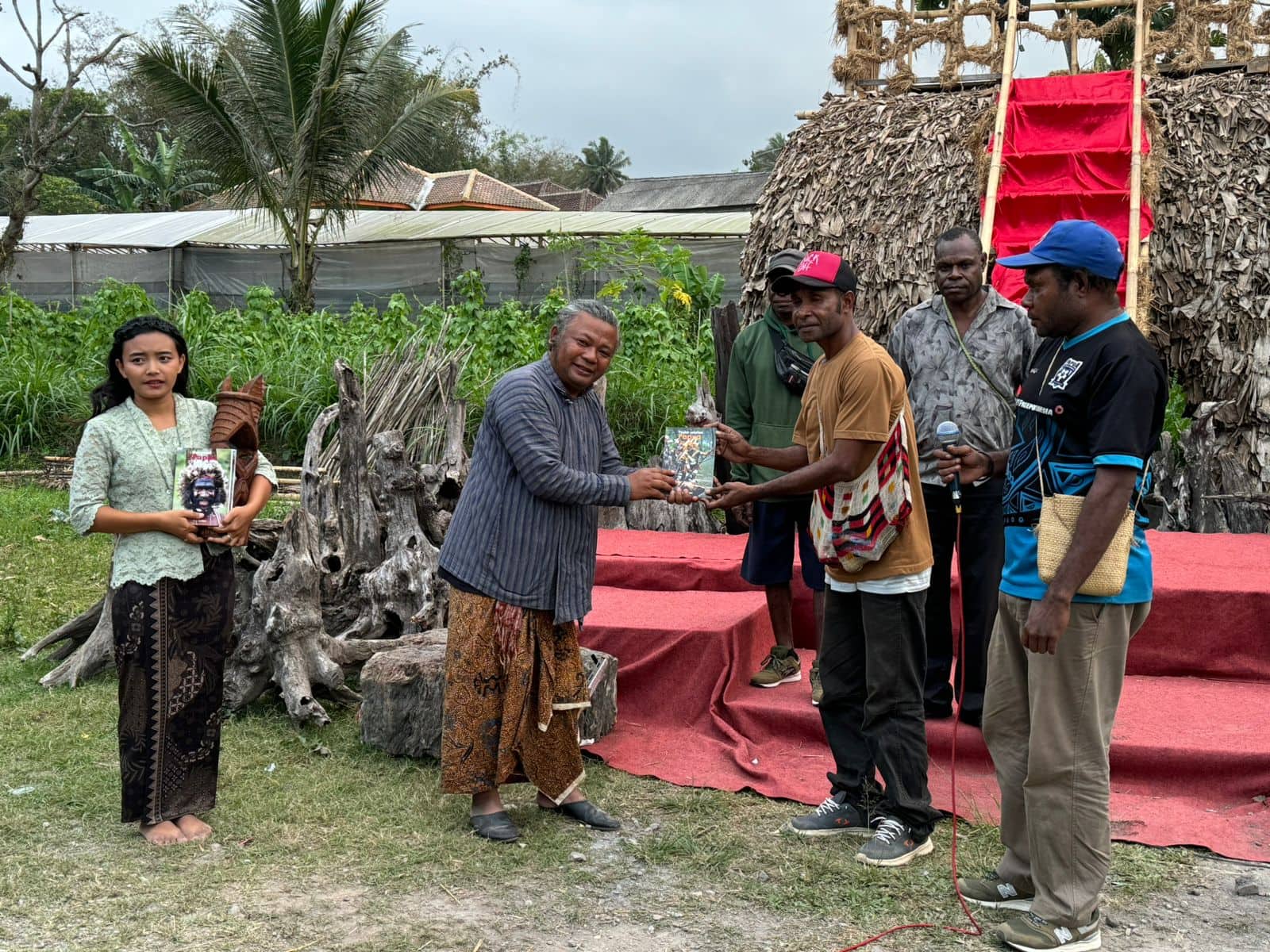 Ilustrasi berita Papua: Seniman Kamoro Lawatan Budaya ke Jawa Tengah, Kenalkan Budaya Pesisir Selatan Papua