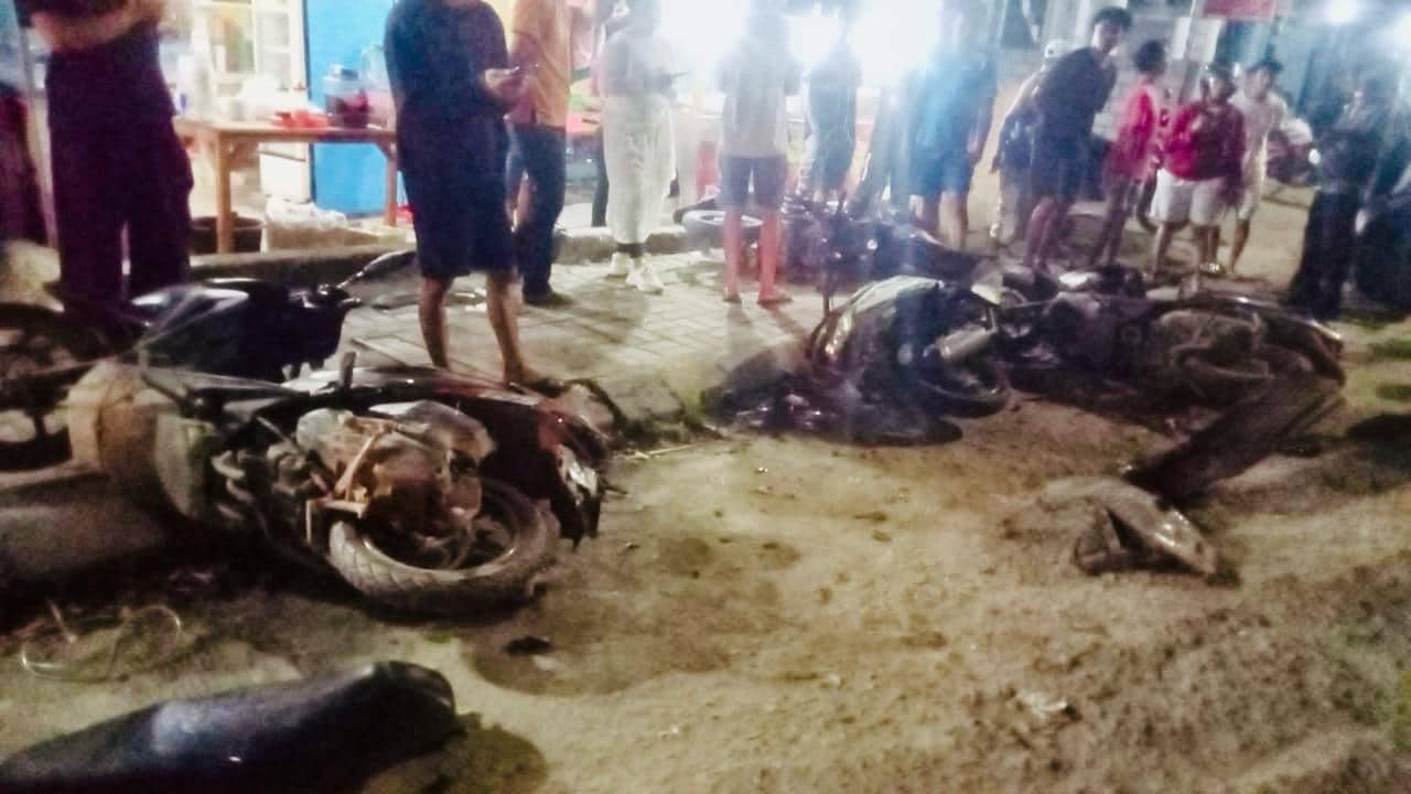 Ilustrasi berita JAYAPURA: Pengemudi Ngantuk, Mitsubishi XPander Tabrak 6 Sepeda Motor di Sentani