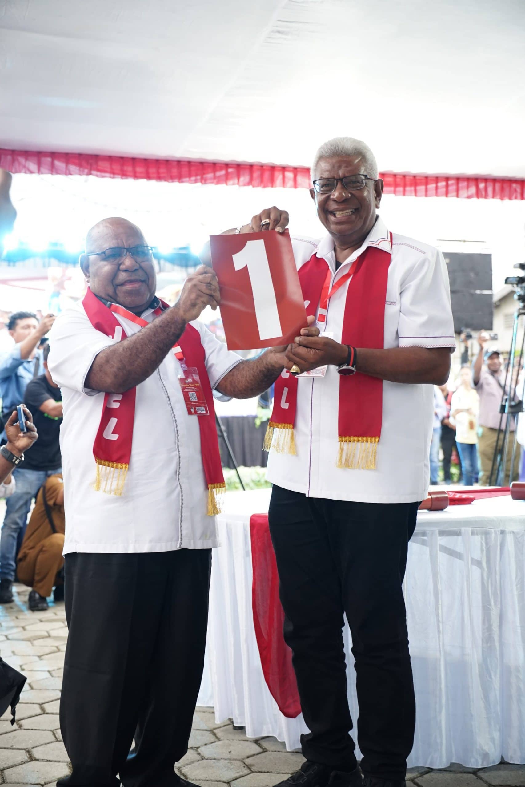 Ilustrasi berita Mimika: Pasangan Johannes Rettob - Emanuel Kemong Raih Nomor Urut 1