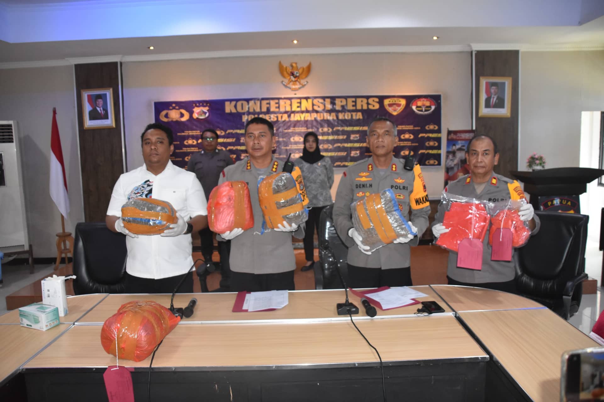 Ilustrasi berita JAYAPURA: Simpan Ganja 9,6 Kilogram, Wanita Paruh Baya di Jayapura Terancam Hukuman 20 Tahun