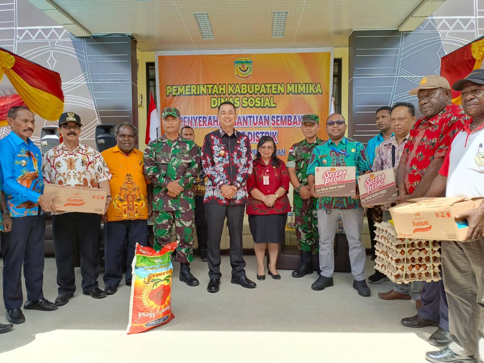 Ilustrasi berita Mimika: Dinsos Serahkan Bantuan Kepada 8.940 KK di 18 Distrik, Gunakan Dana Otsus Kabupaten Mimika