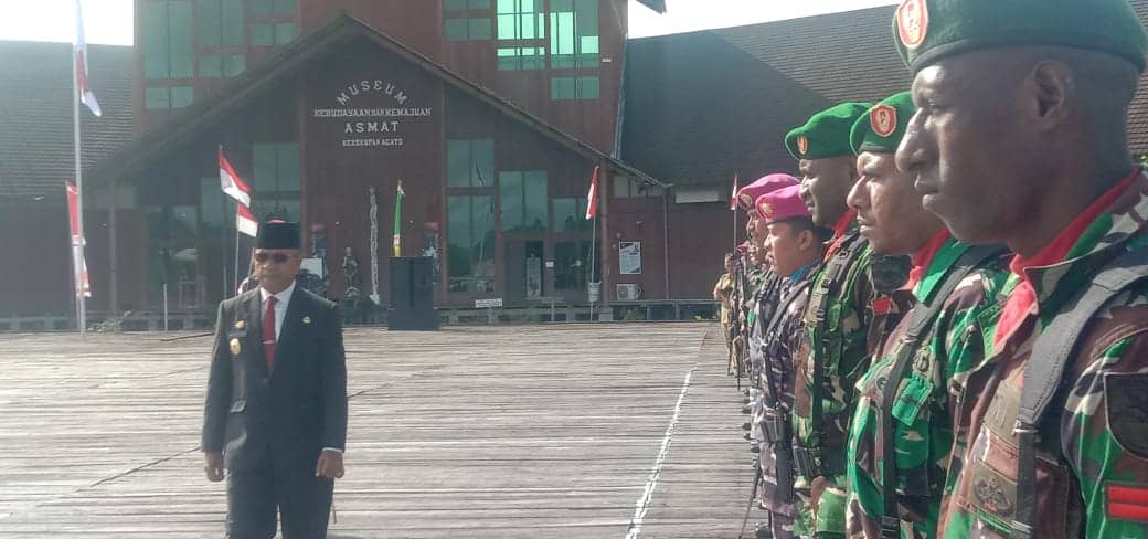 Ilustrasi berita Papua: Upacara HUT Ke-79 TNI di Asmat, Pjs. Bupati Asmat Bawakan Amanat Panglima TNI