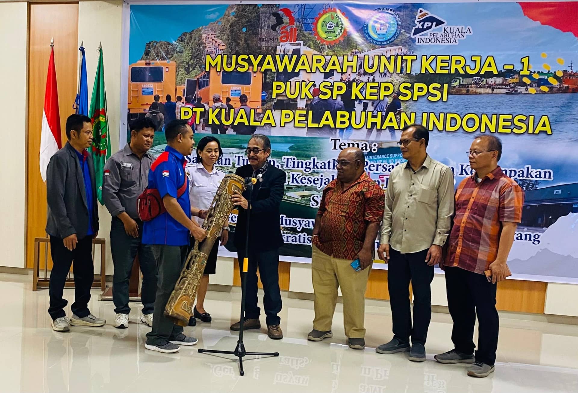 Ilustrasi berita Mimika: PUK SP KEP SPSI PT Kuala Pelabuhan Indonesia Gelar Musnik ke-1, Ini Pesan Ketua Umum SP KEP SPSI Seluruh Indonesia