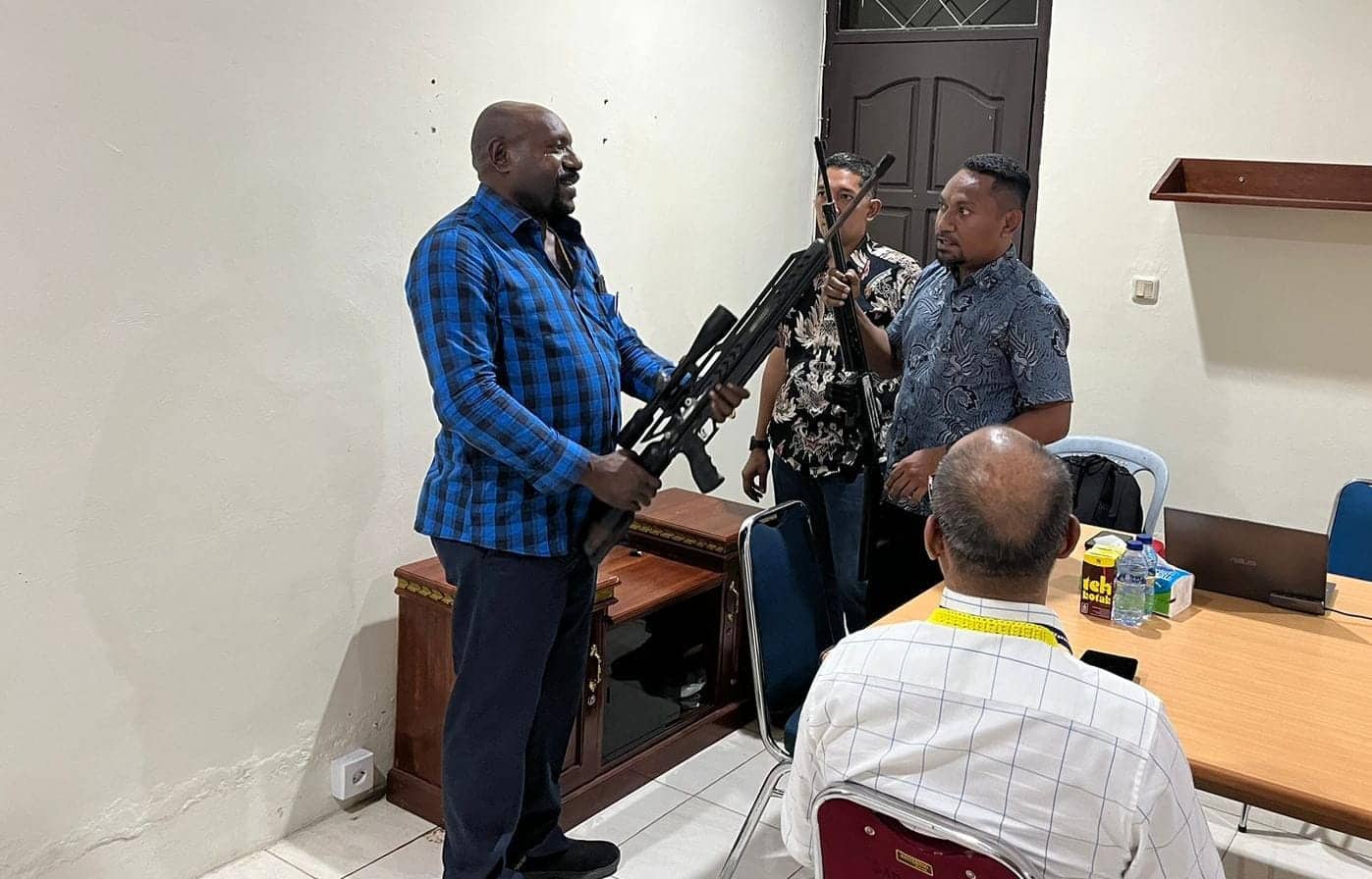 Ilustrasi berita Mimika: Dikawal Warga Sipil Bersenjata Saat Kampanye di Kampung Utikini, Paslon AIYE Dipanggil Polres Mimika