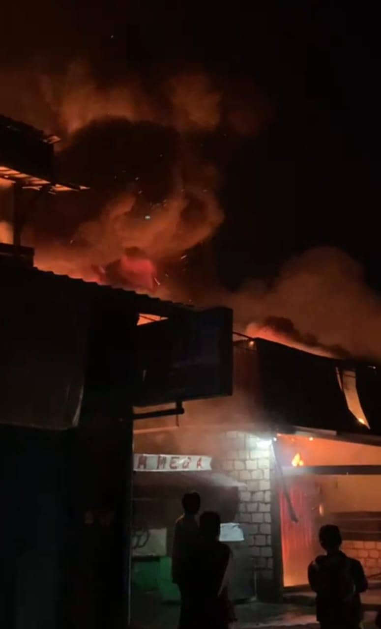 Ilustrasi berita JAYAPURA: Puluhan Kios di Pasar Baru Phara Sentani Ludes Terbakar