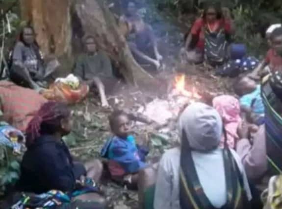 Ilustrasi berita Papua: Kejar Gerombolan OPM di Intan Jaya, TNI Polri Terlibat Baku Tembak, Sebby : Banyak Warga Lari ke Hutan