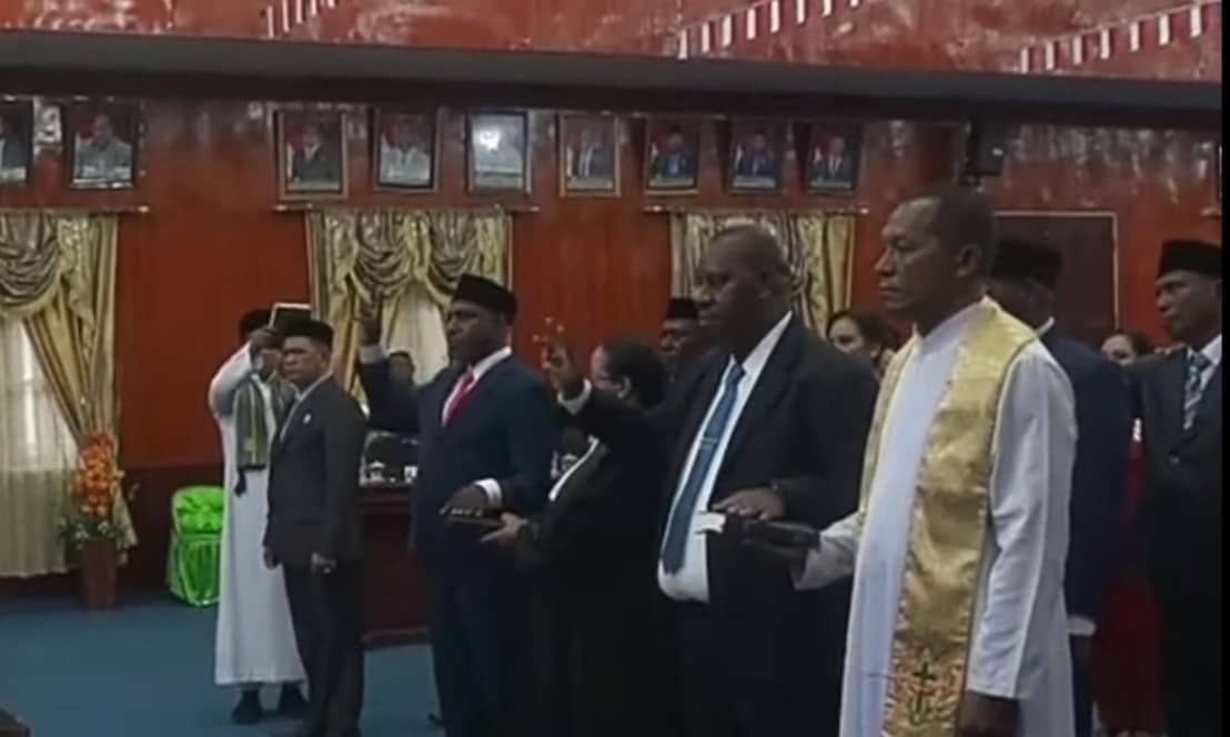 Ilustrasi berita Papua: 23 Anggota DPRK Asmat Resmi Dilantik, Pjs. Bupati Asmat Ajak Kerja Sama Demi Kepentingan Masyarakat