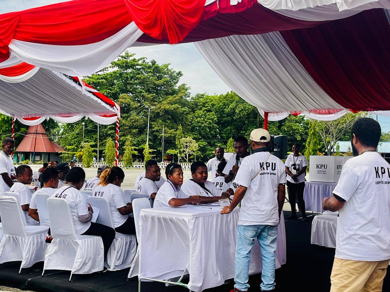 Ilustrasi berita JAYAPURA: Simulasi Pemungutan dan Perhitungan Suara Pilkada 2024, Hadirkan Lima Paslon Bupati dan Wakil Bupati Jayapura