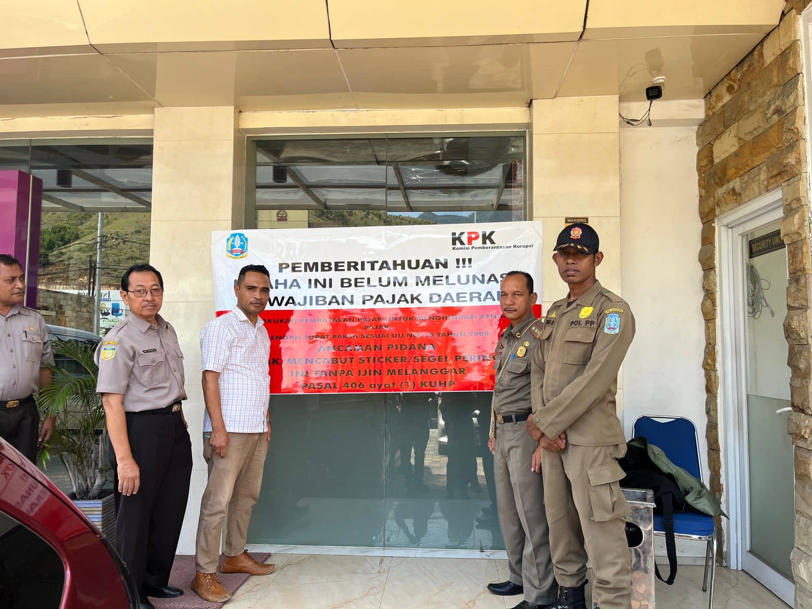 Ilustrasi berita JAYAPURA: Tunggak Pajak, Sejumlah Hotel dan Restoran di Jayapura Dipasangi Stiker KPK