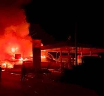 Ilustrasi berita Papua: Mengerikan, Acara Bakar Batu Salah Satu Paslon Bupati di Sinak Berujung Ricuh, Satu Sekolah Dibakar