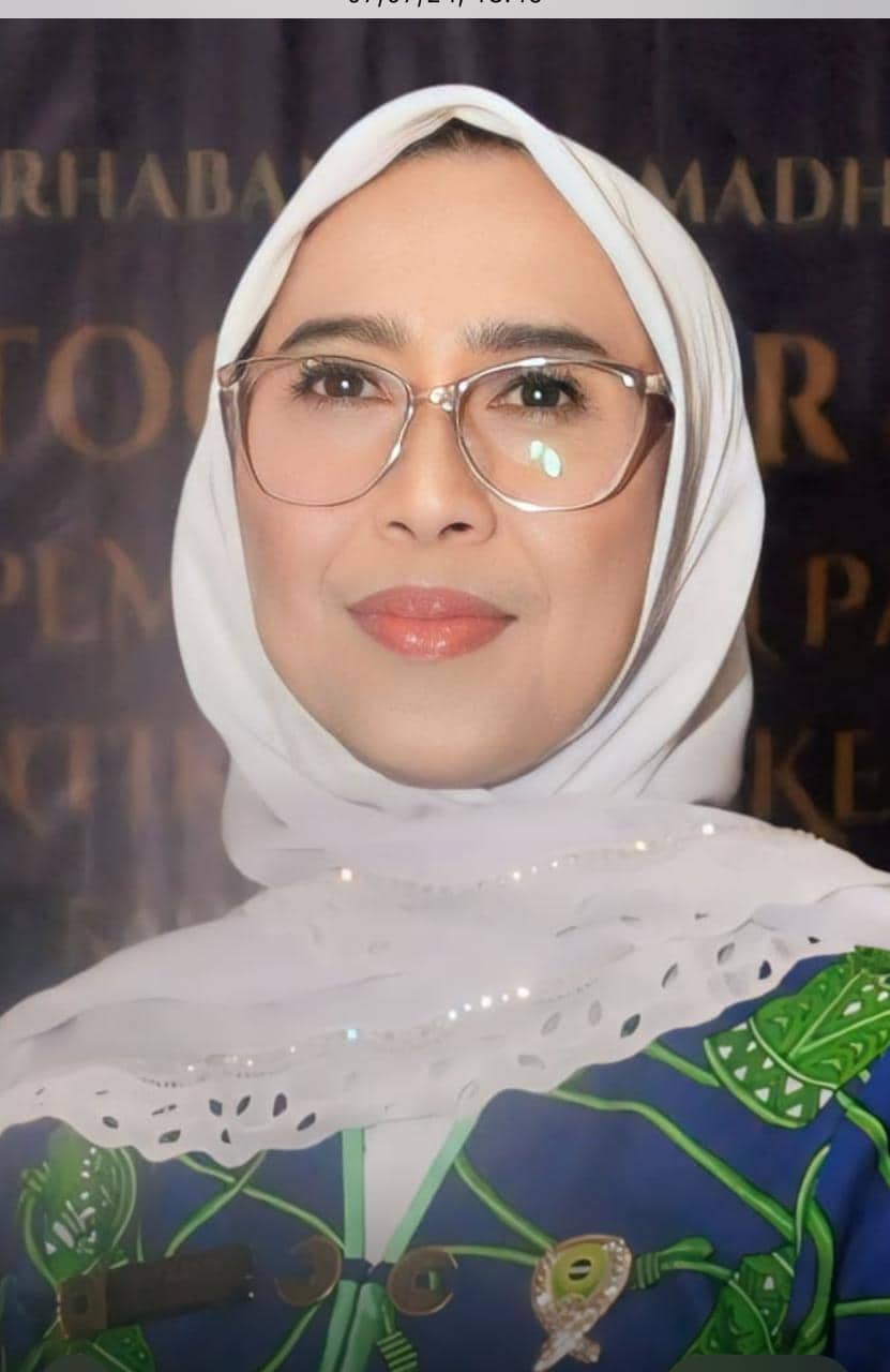 Ilustrasi berita Mimika: Tokoh Perempuan Muslim : JOEL Paling Layak Pimpin Mimika, Paham Birokrasi dan Rangkul Semua Agama dengan Penuh Kasih