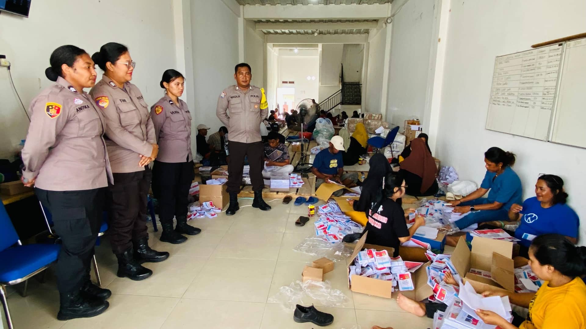 Ilustrasi berita Mimika: Polres Mimika Lakukan Pengamanan Pelipatan Surat Suara Pilkada 2024