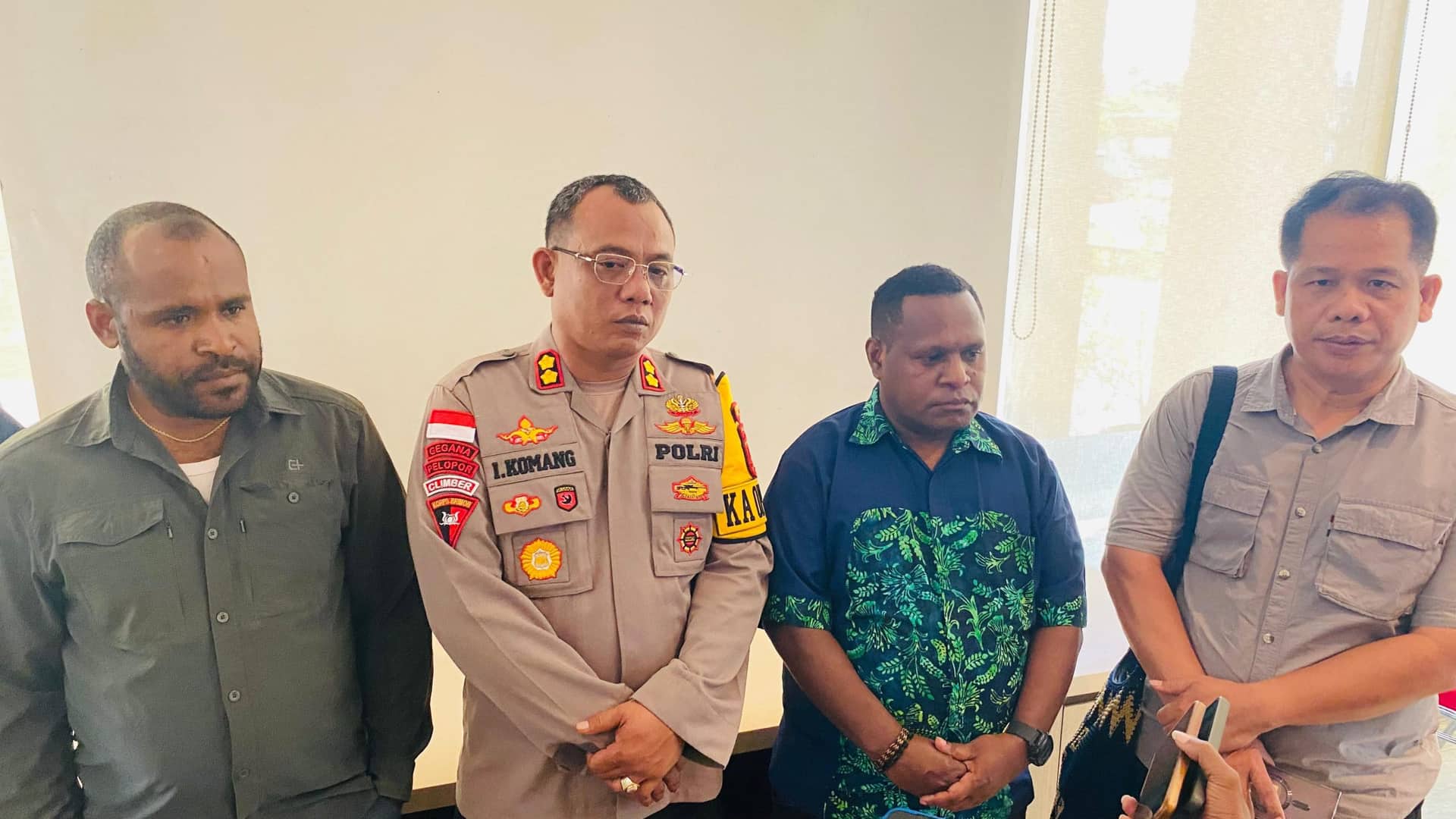 Ilustrasi berita Mimika: Isu Ada Calon Bupati Mimika Kuasai Sistem Beredar di Masyarakat, Kapolres Budiartha: Itu Tidak Benar