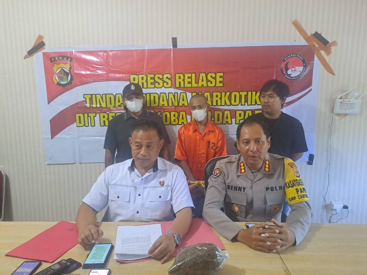 Ilustrasi berita JAYAPURA: Polda Papua Amankan 20 Bungkus Narkotika Jenis Ganja di Jayapura
