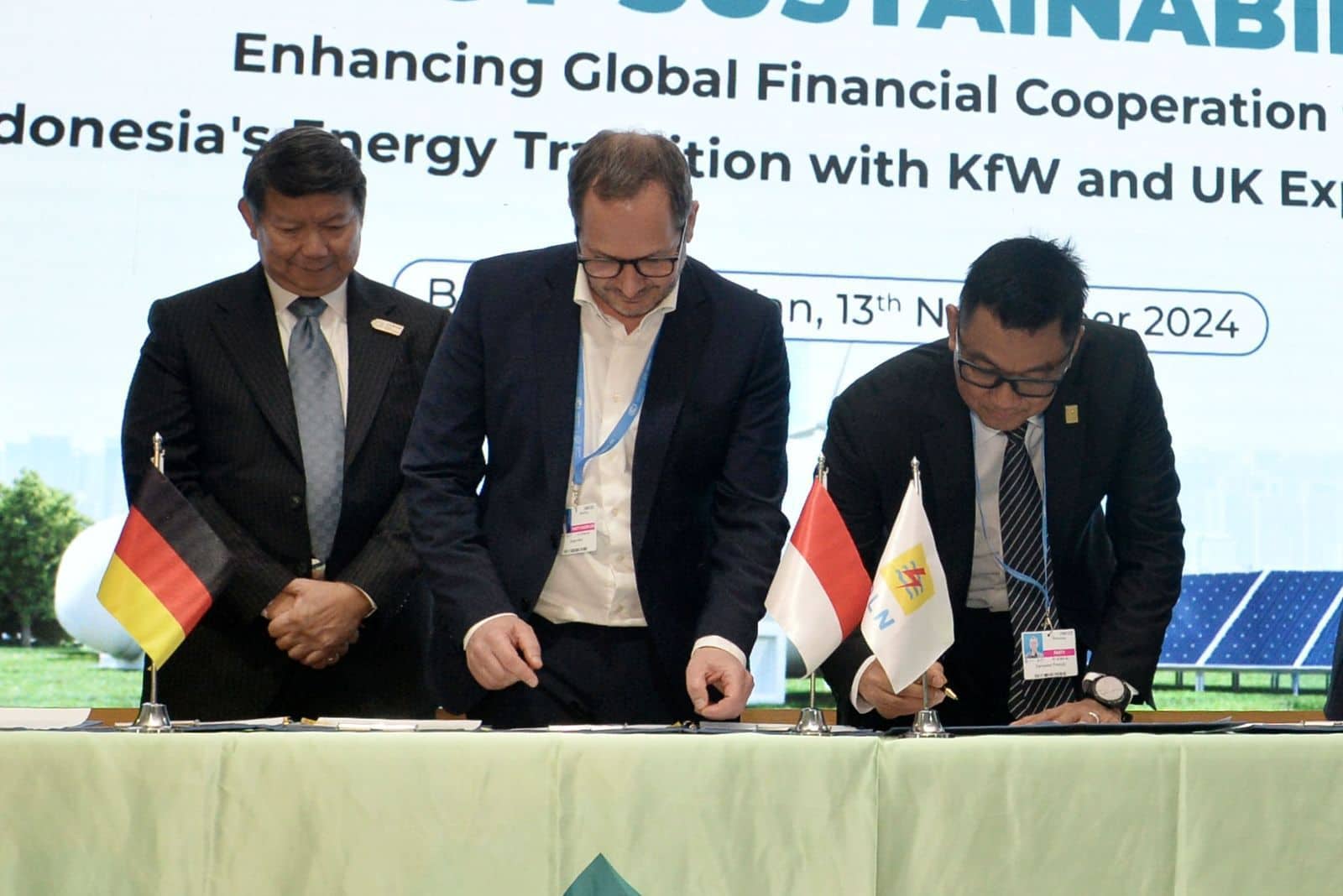 Ilustrasi berita Nasional: Pimpin Delegasi Indonesia di COP29, Hashim Djojohadikusumo Pikat Pendanaan Hijau EUR 1,2 Miliar untuk Sektor Kelistrikan