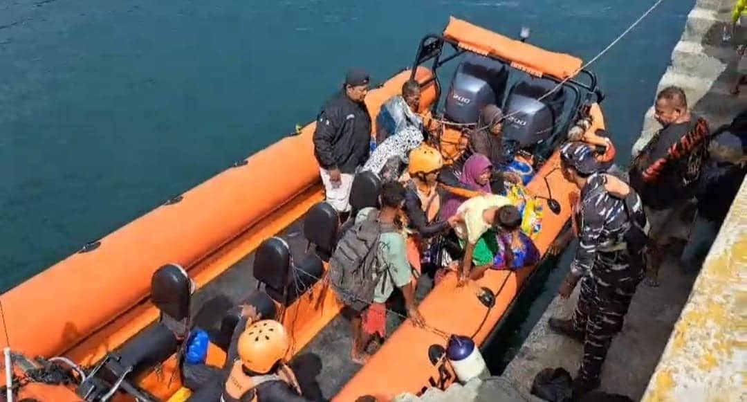 Ilustrasi berita Mimika: Dua Long Boat Tabrakan di Perairan Kaimana, 11 Korban Dievakuasi Tim SAR Gabungan