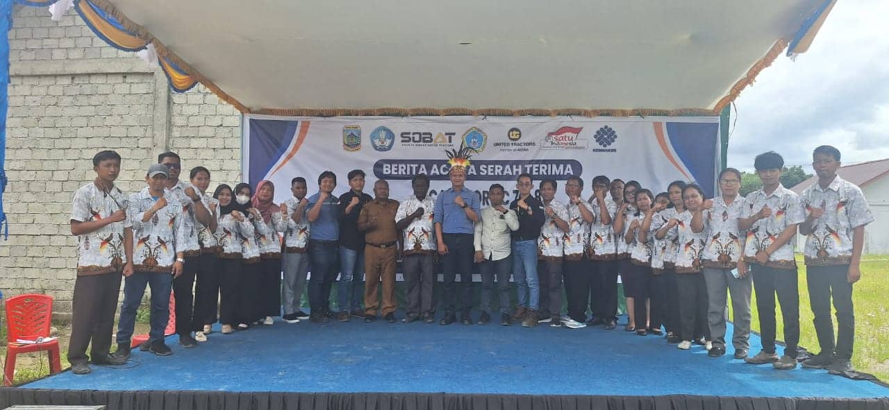 Ilustrasi berita LENSA FOTO: Galery Foto : Penyerahan Bantuan Satu United Exvatorr PC 7∆-8 dan Isuzu Panther LV untuk SMK Harapan Timika