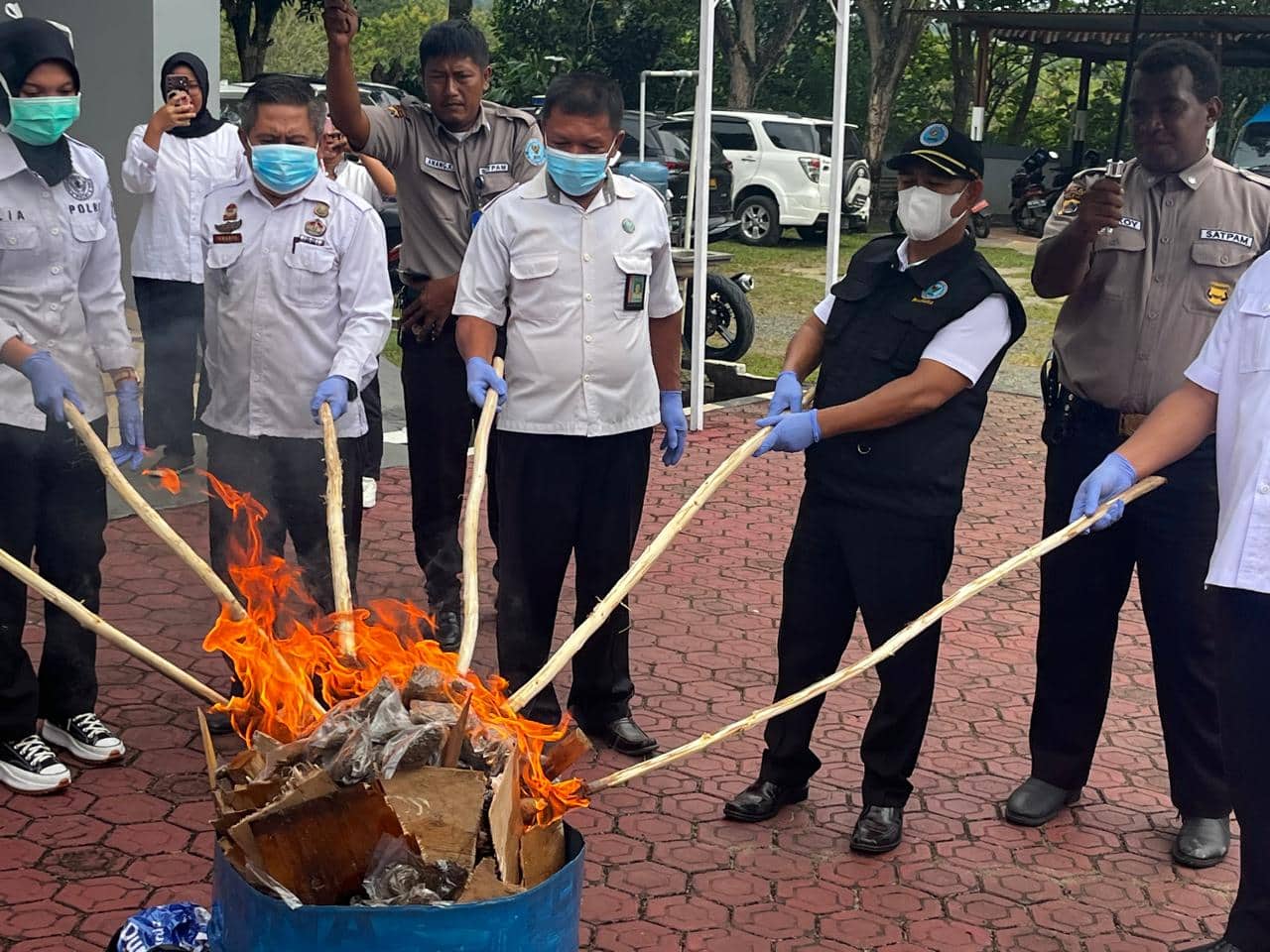 Ilustrasi berita JAYAPURA: Manfaatkan CCTV Rusak, Puluhan Bungkus Ganja Dilemparkan Kedalam Lapas Narkotika Jayapura