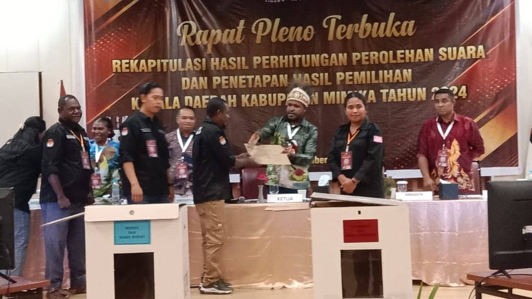 Ilustrasi berita Mimika: Pleno Kabupaten 4 Distrik Rampung, Paslon JOEL Masih Teratas