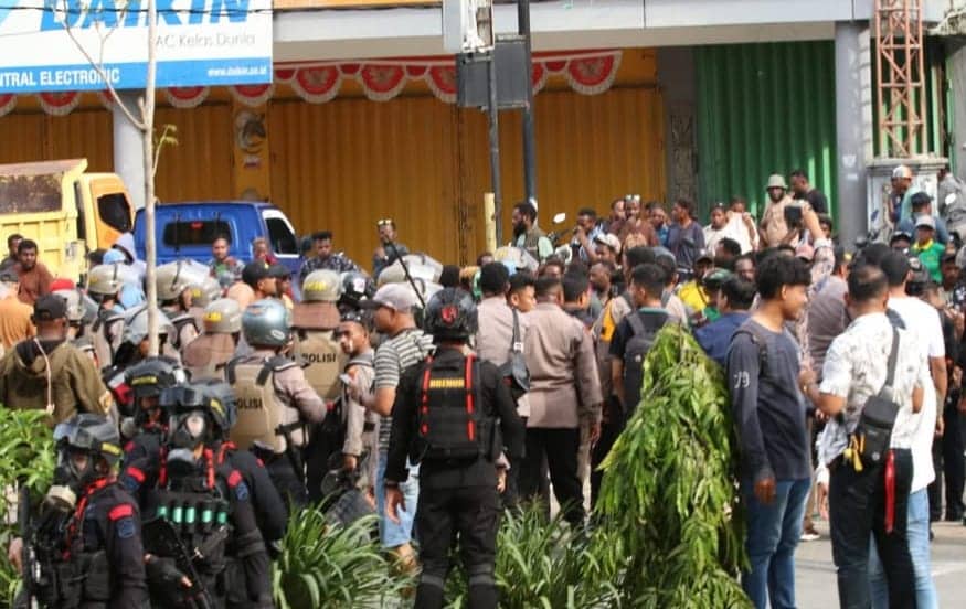 Ilustrasi berita JAYAPURA: Ricuh Antar Pendukung di Pleno Kota Jayapura, Polisi Minta Paslon Ikuti Mekanisme