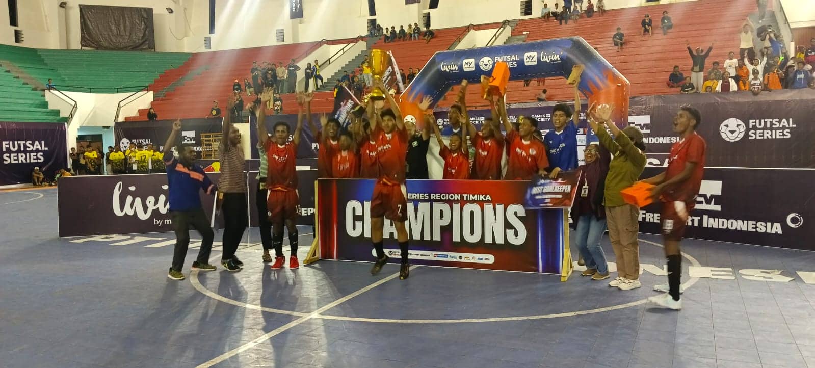 Ilustrasi berita Mimika: Hajar SMA Negeri 1, SMK Hermon Juara 1 Lomba PT Freeport Indonesia Futsal Series Region Timika, Wakili Papua Tengah di Ajang Nasional