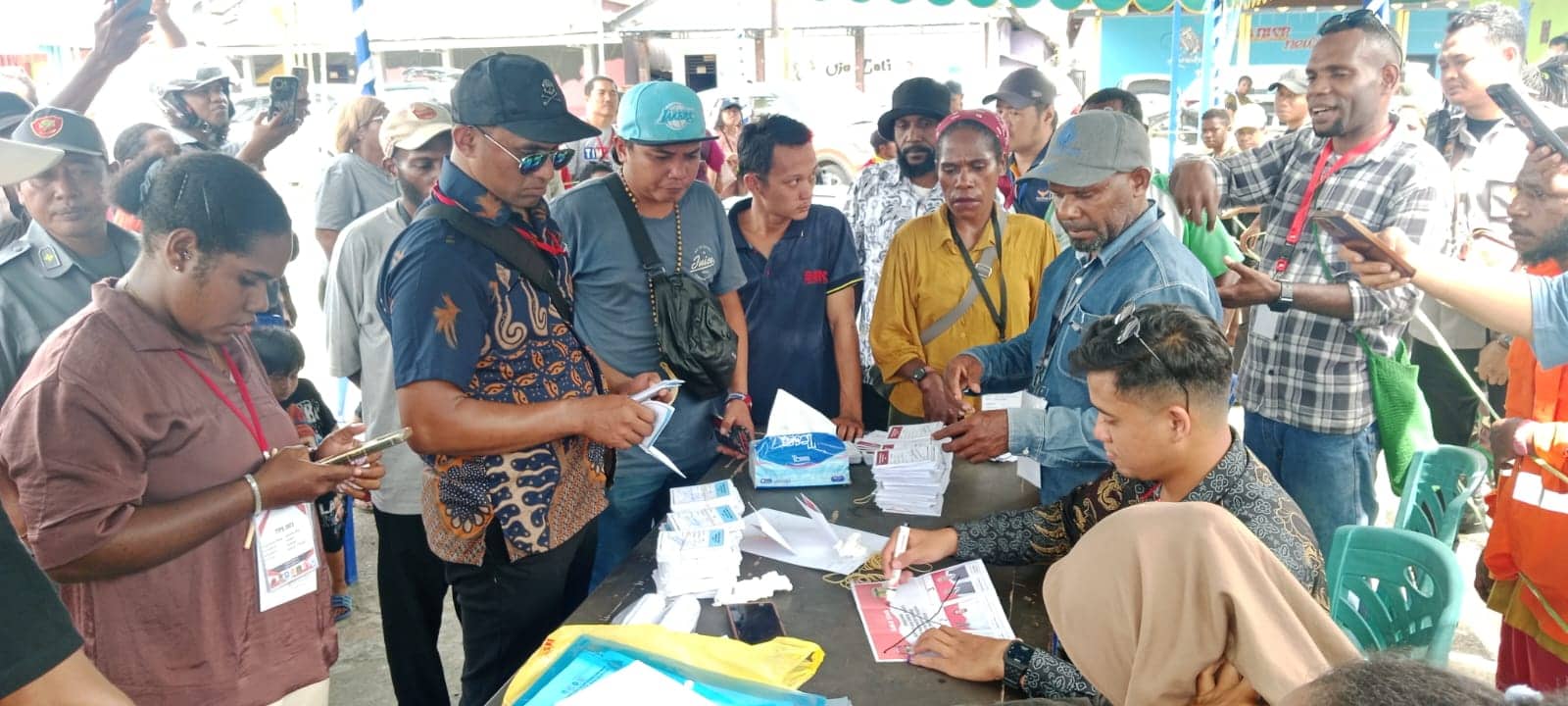 Ilustrasi berita Mimika: Cegah Kecurangan PSU Pilkada Mimika, 328 Surat Suara Sisa TPS 01 Kadun Jaya Dimusnahkan, Banyak Pramuria Kilo 10 Ikut Coblos