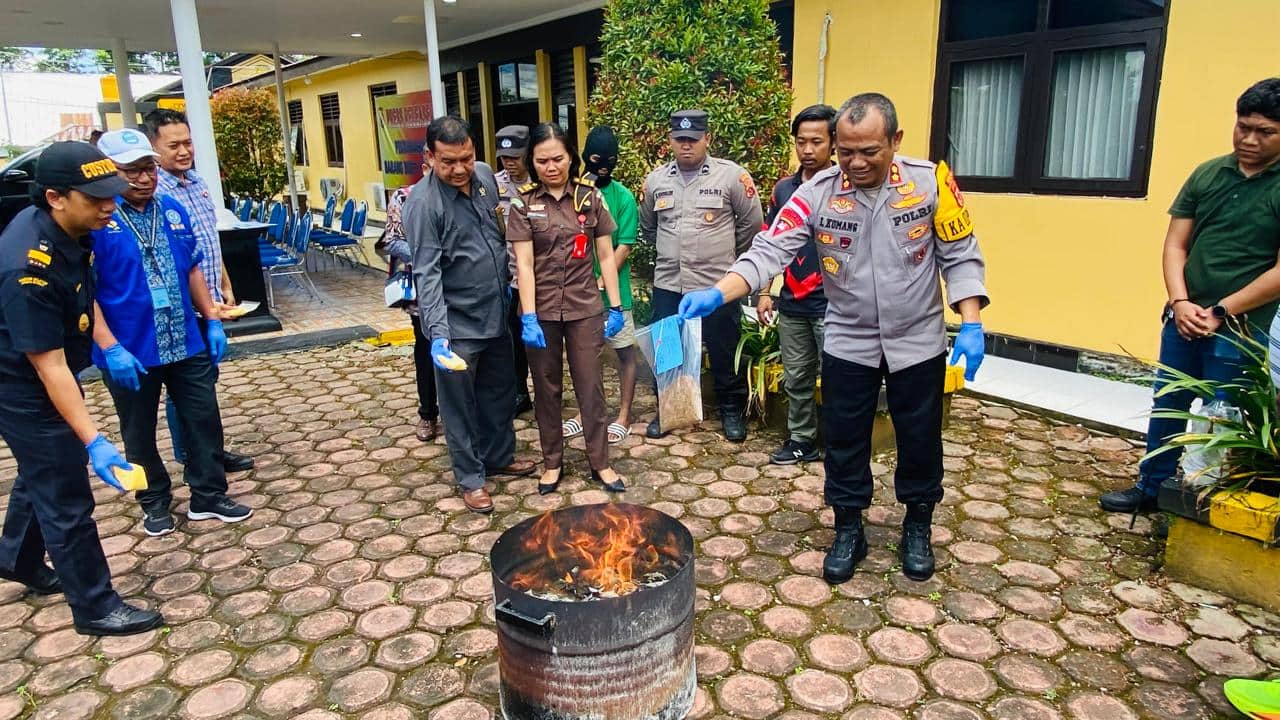 Ilustrasi berita Mimika: Tahun 2024, Polres Mimika Tangani 35 Kasus Narkoba dan Amankan 52 Tersangka
