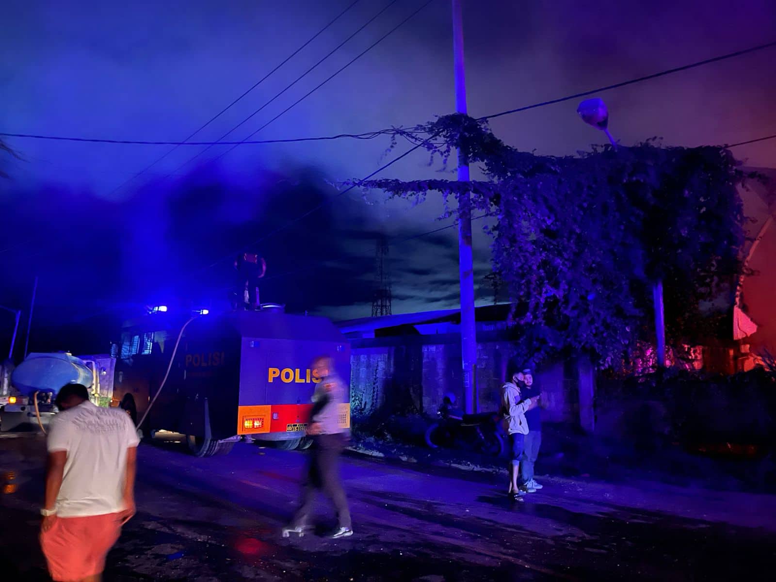 Ilustrasi berita JAYAPURA: Gedung Obat Habis Dilahap Sijago Merah, Polisi Selidiki Penyebabnya