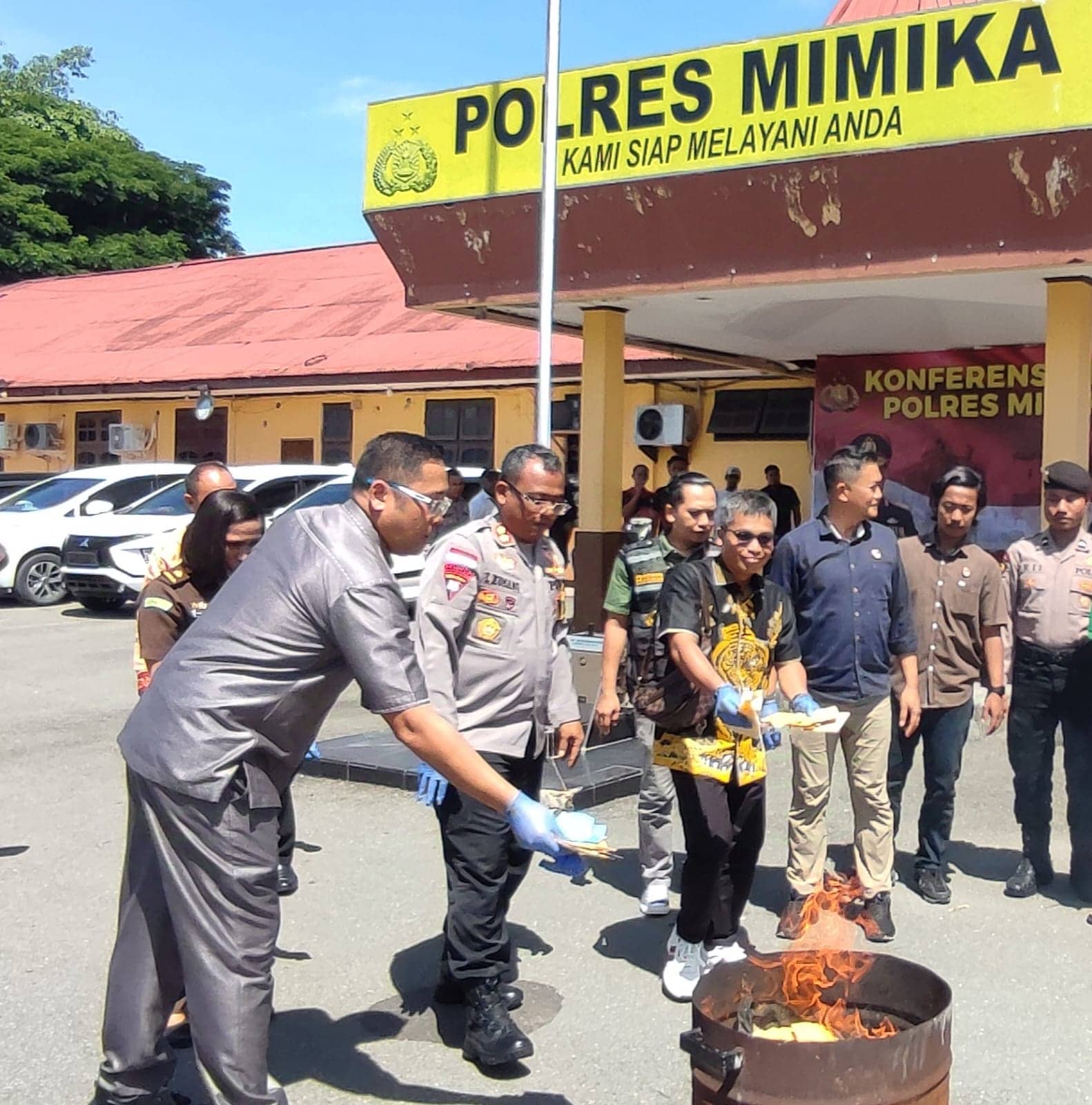 Ilustrasi berita BERITA UTAMA: BB Narkoba Sisa Uji Labfor dari Pengungkapan Polres Mimika Selama Tahun 2024 Dimusnahkan