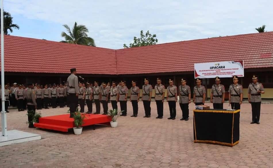 Ilustrasi berita Papua: Kapolda Papua Tengah Lantik 13 PJU dan Sertijab Dua Kapolres, AKBP Billyandha Hildiario Budiman Resmi Jabat Kapolres Mimika