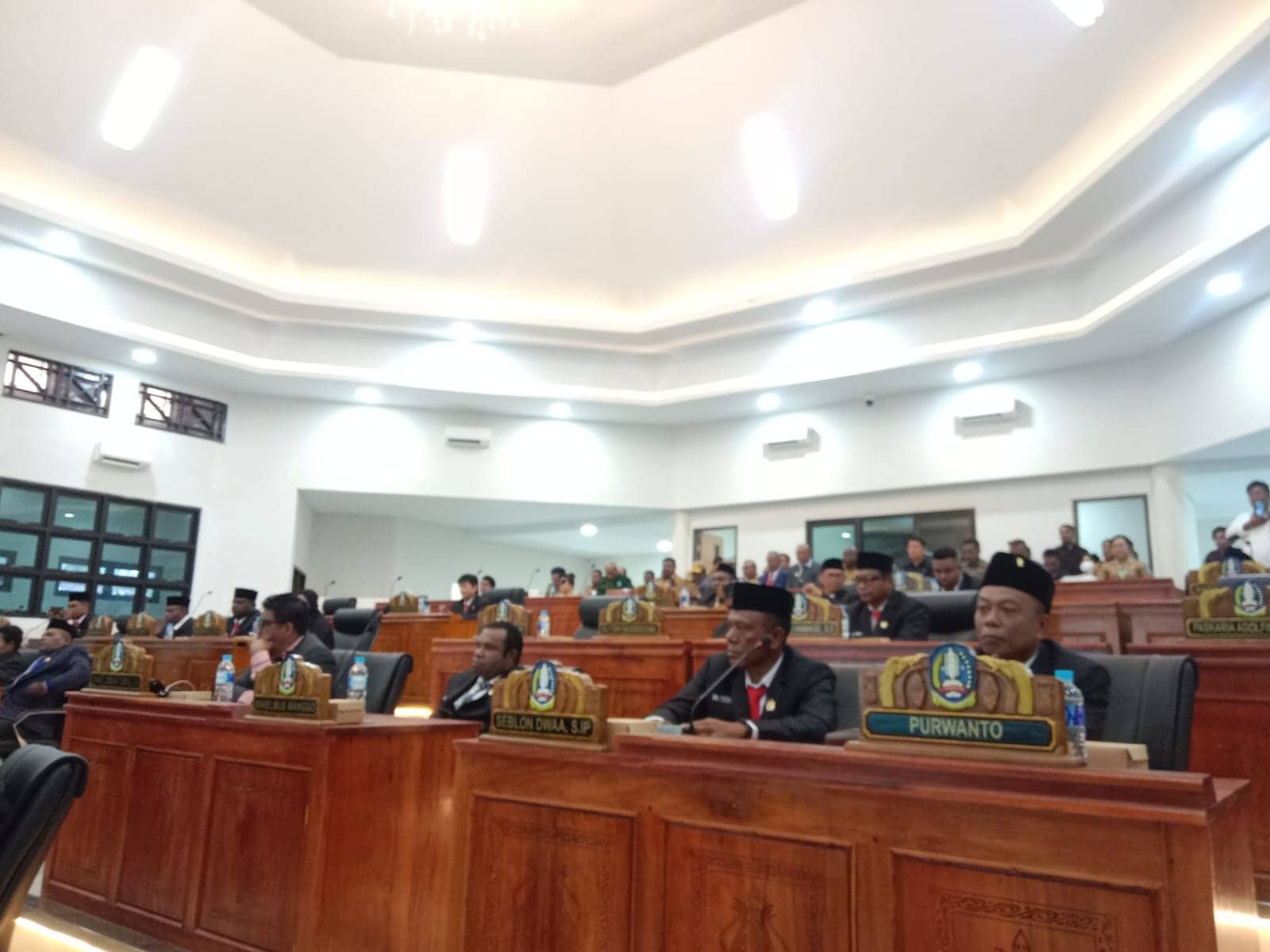Ilustrasi berita JAYAPURA: Gelar Sidang Non APBD, Anggota DPR Kabupaten Jayapura Diharapkan Disiplin