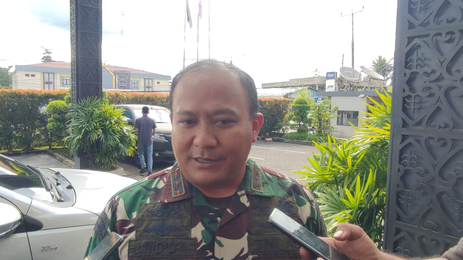Ilustrasi berita Papua: Sempat Ada Gangguan Keamanan, Pembangunan Gudang Logistik di Kabupaten Puncak Diterima Baik Warga