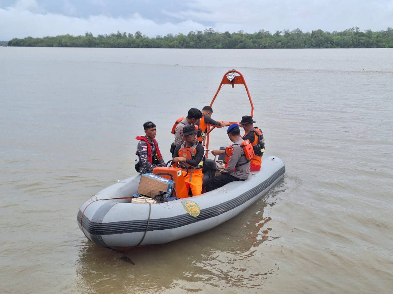 Ilustrasi berita Mimika: Speed Boat 40 PK Tujuan Nduga Terbalik di Muara Kali Yamas, Satu Orang Hilang