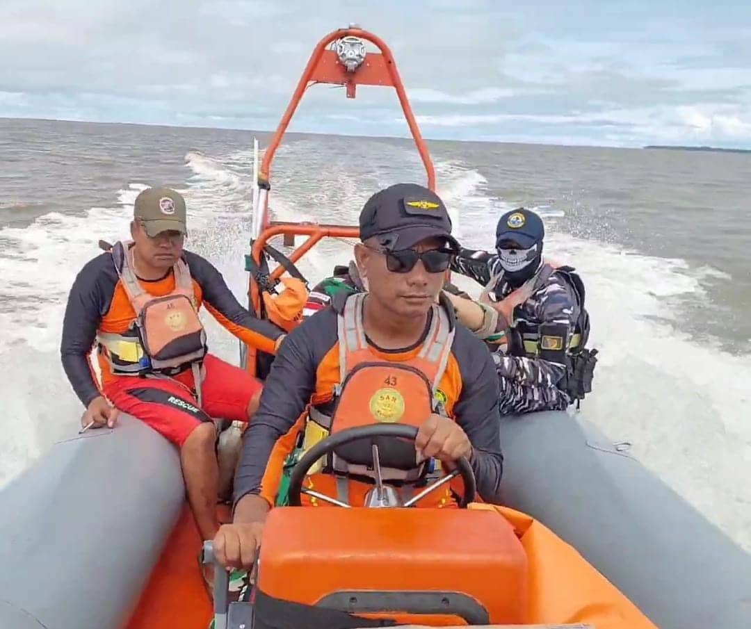 Ilustrasi berita Papua: Boas Dilaporkan Hilang Saat Tragedi Perahu Ketinting Tujuan Comoro Terbalik di Kali Betc Asmat