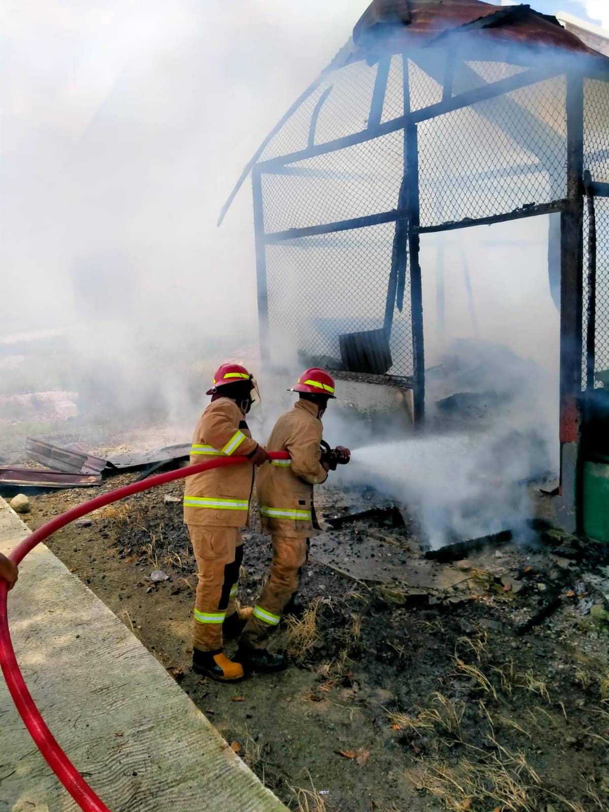 Ilustrasi berita Mimika: Warung Penjual Gorengan di Mile 32 Timika Terbakar